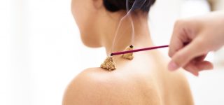 二日灸の意味や二日灸を行う場所を考える